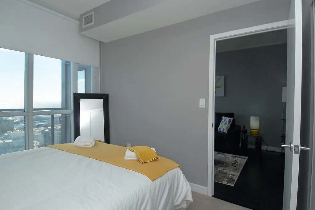 Whitehall Suites - Lakeview Suites Toronto Apartment