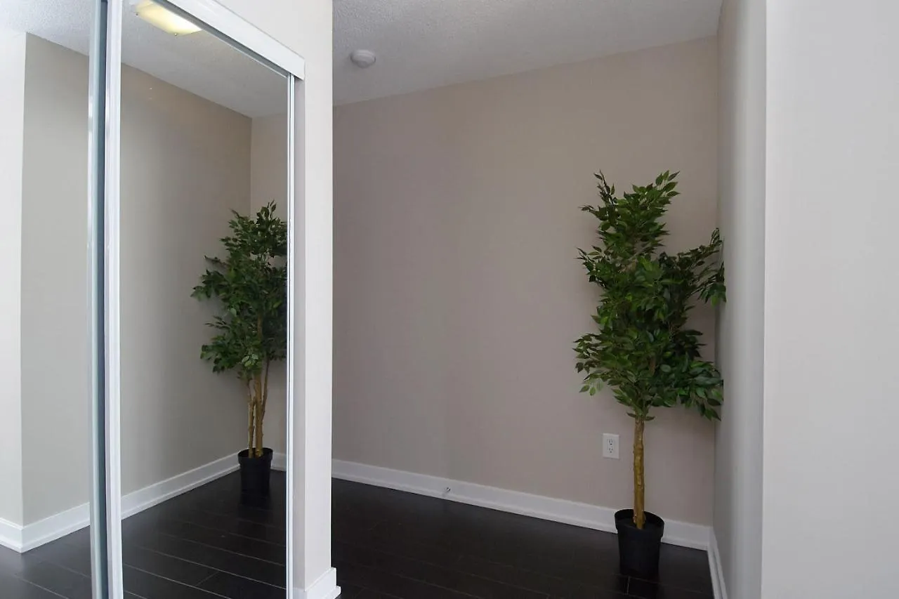 Whitehall Suites - Lakeview Suites Toronto Apartment
